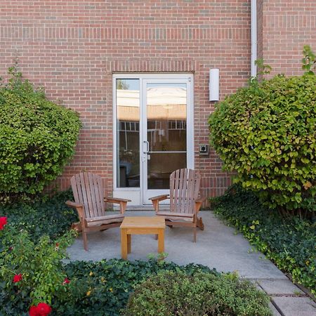Hilton Garden Inn Saint Charles Luaran gambar