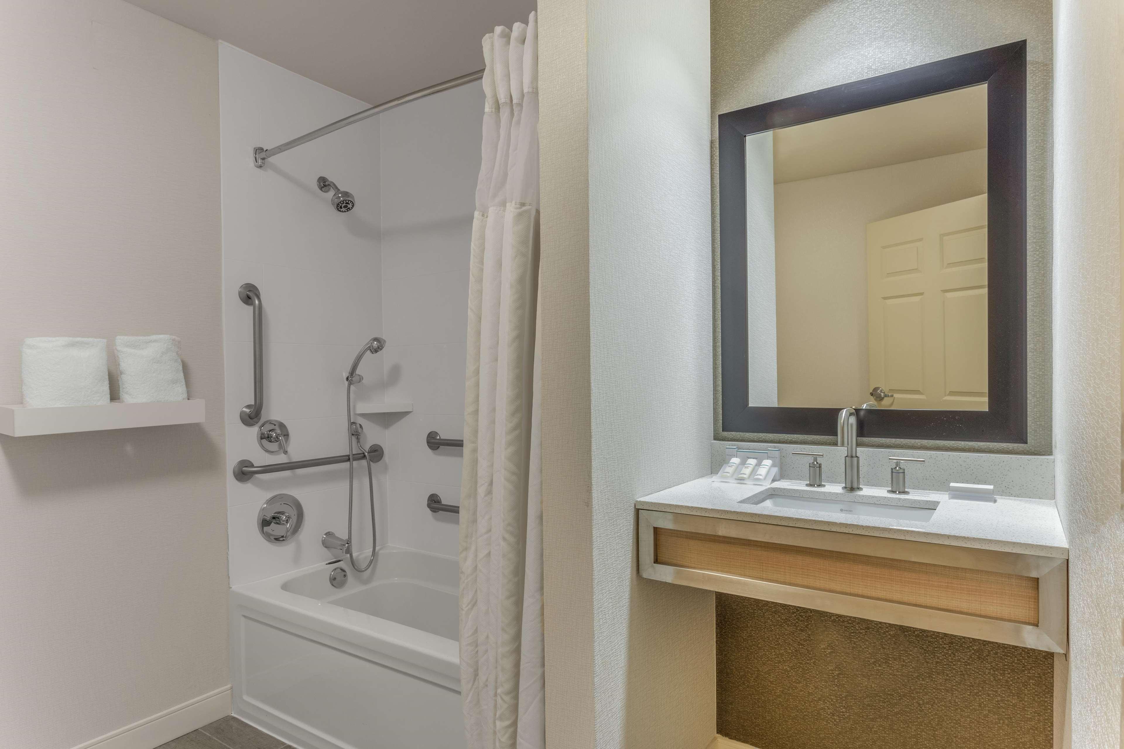 Hilton Garden Inn Saint Charles Luaran gambar