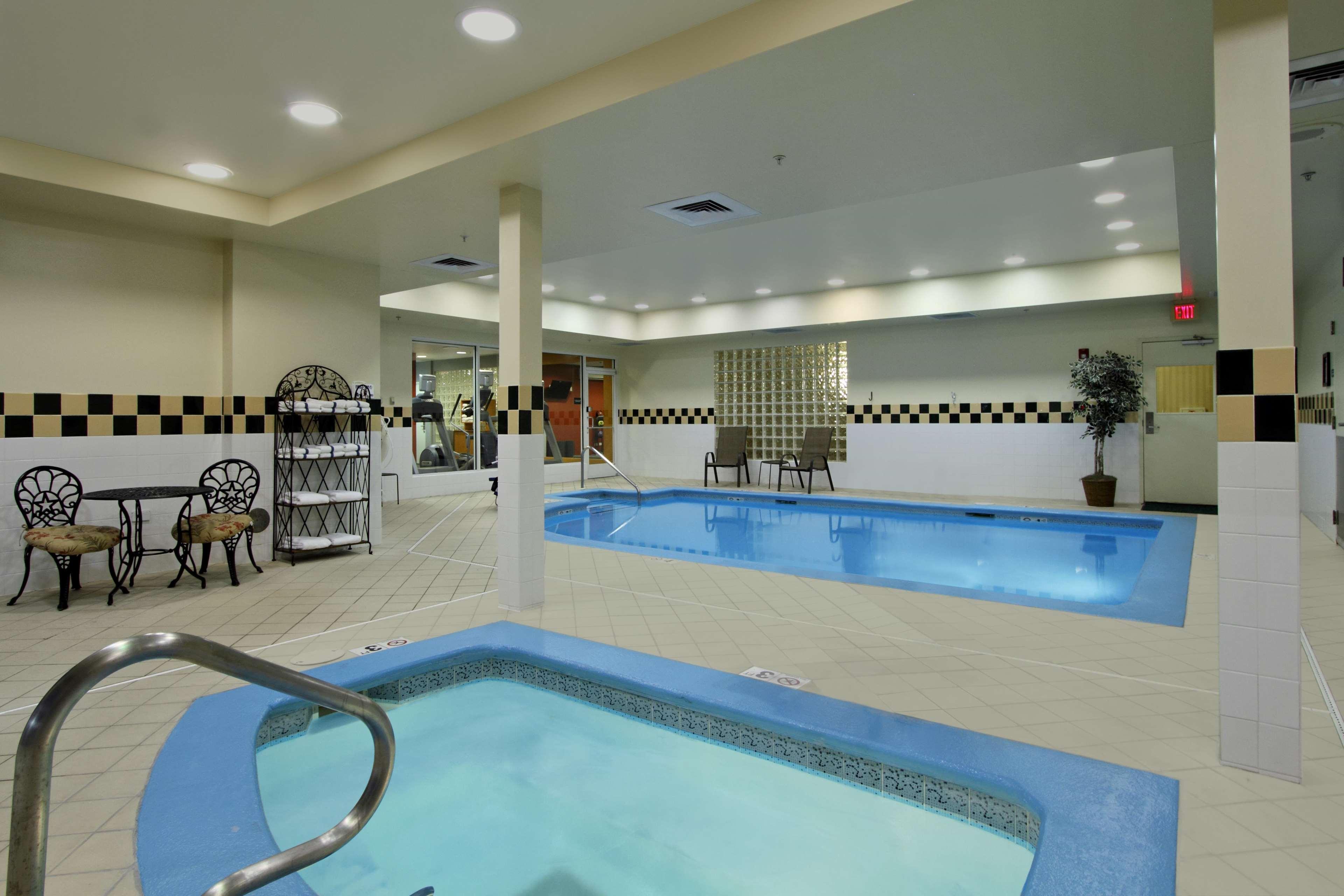 Hilton Garden Inn Saint Charles Luaran gambar