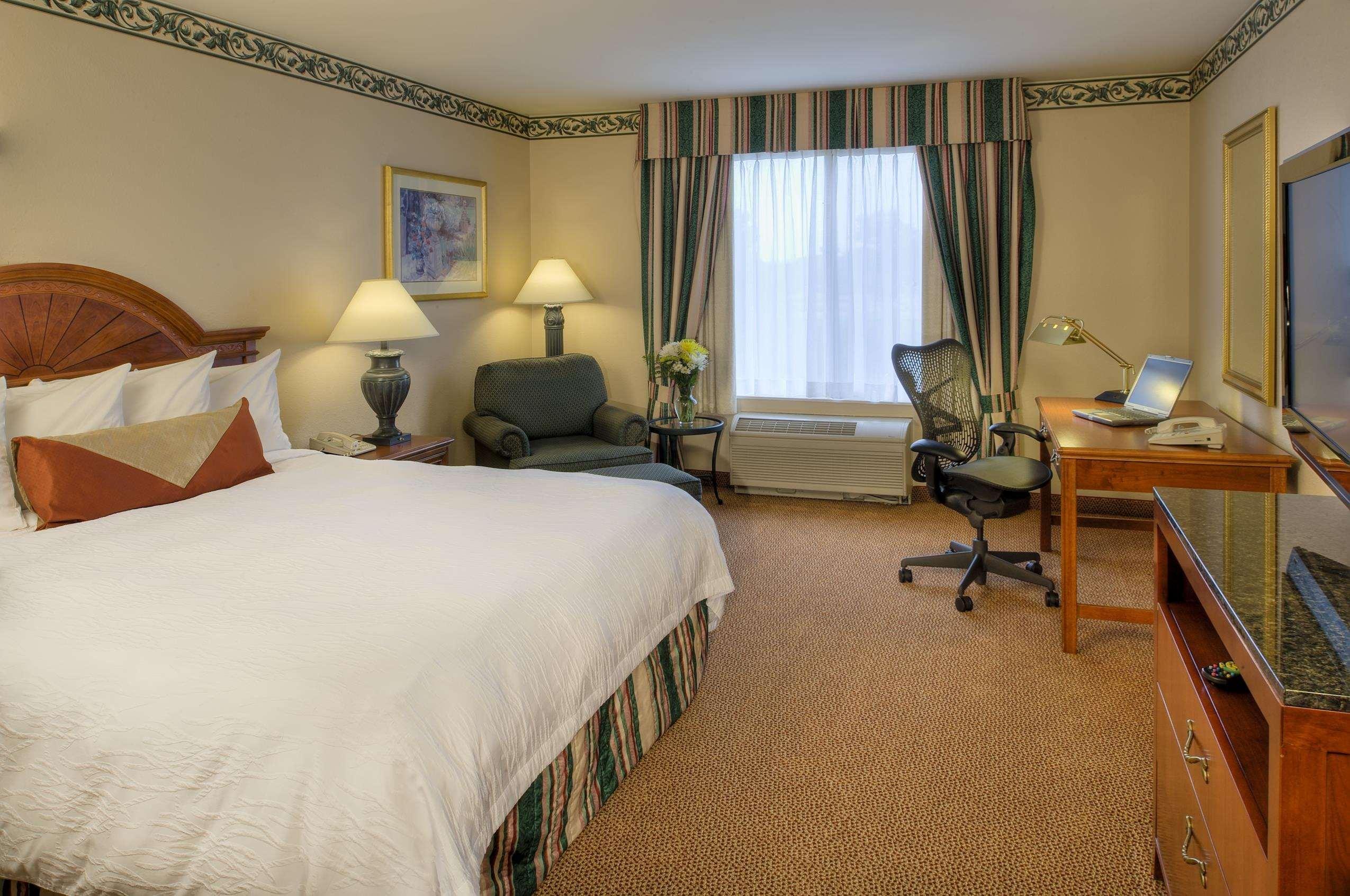 Hilton Garden Inn Saint Charles Luaran gambar