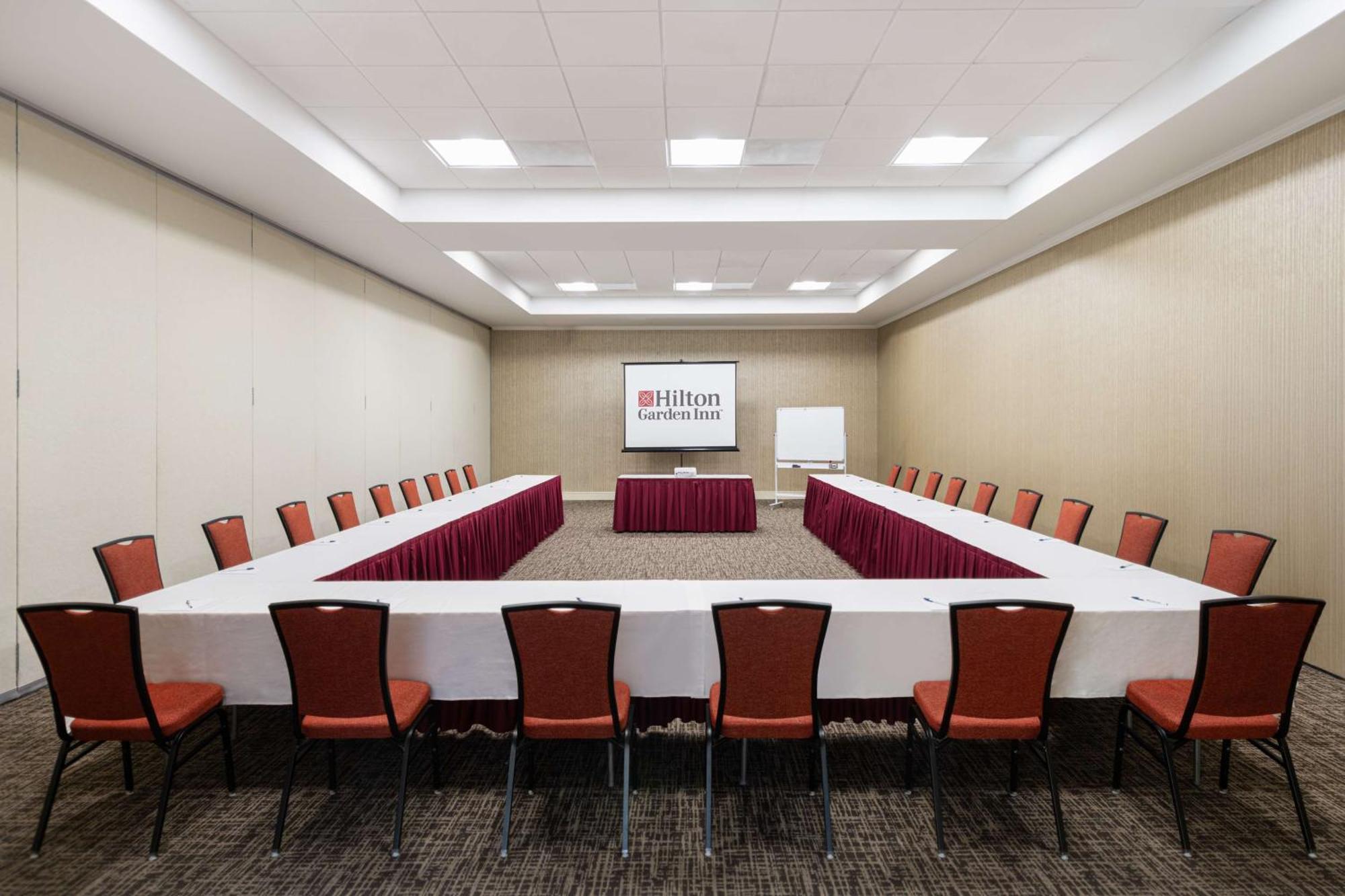 Hilton Garden Inn Saint Charles Luaran gambar