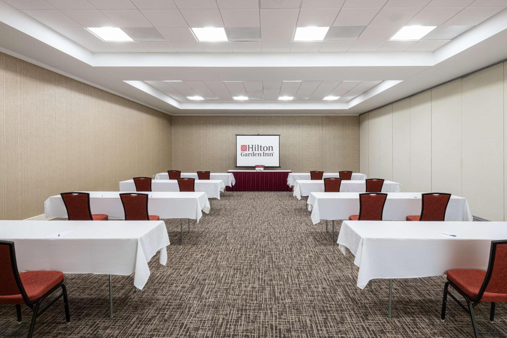 Hilton Garden Inn Saint Charles Luaran gambar