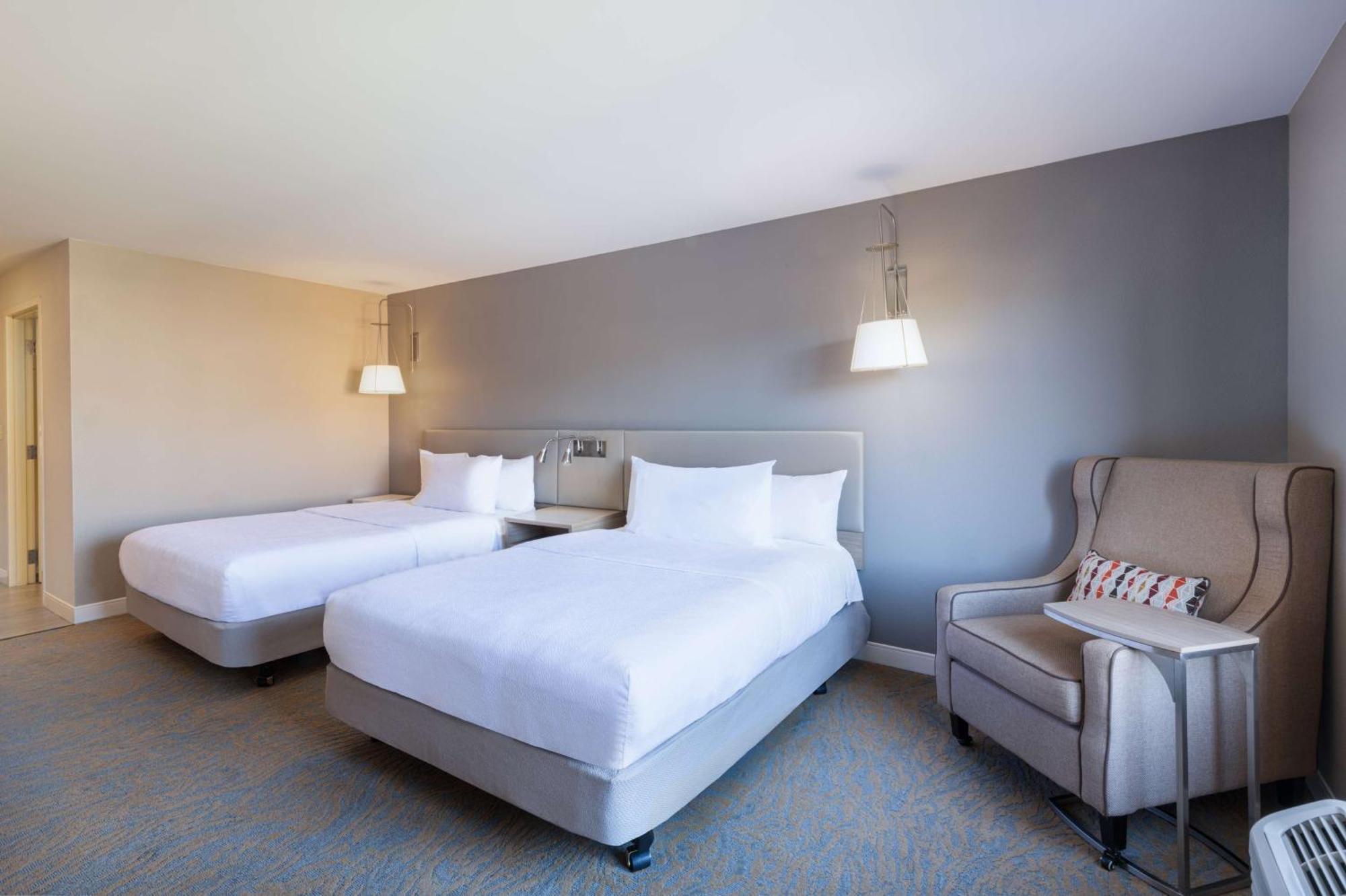 Hilton Garden Inn Saint Charles Luaran gambar