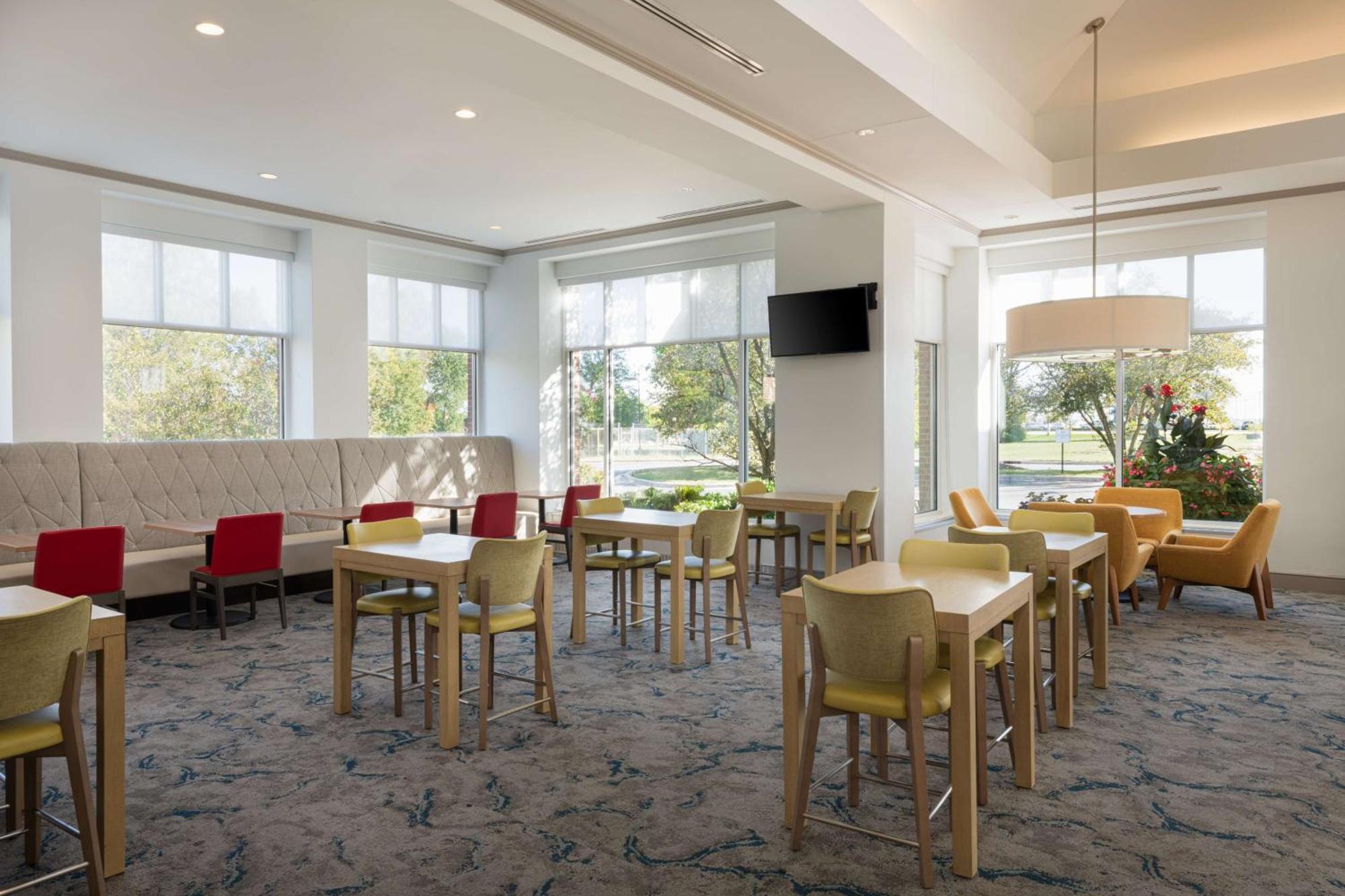 Hilton Garden Inn Saint Charles Luaran gambar