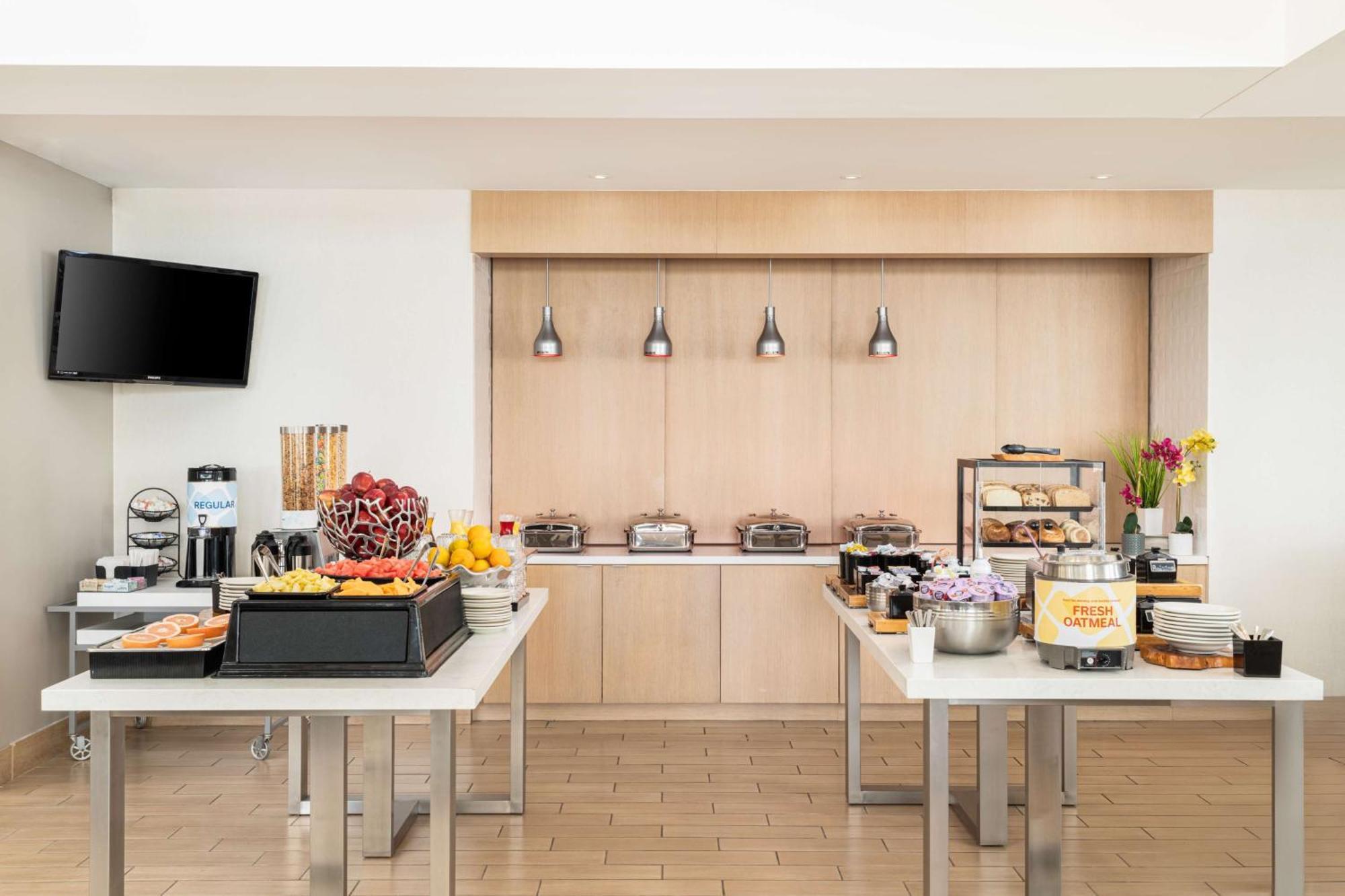 Hilton Garden Inn Saint Charles Luaran gambar
