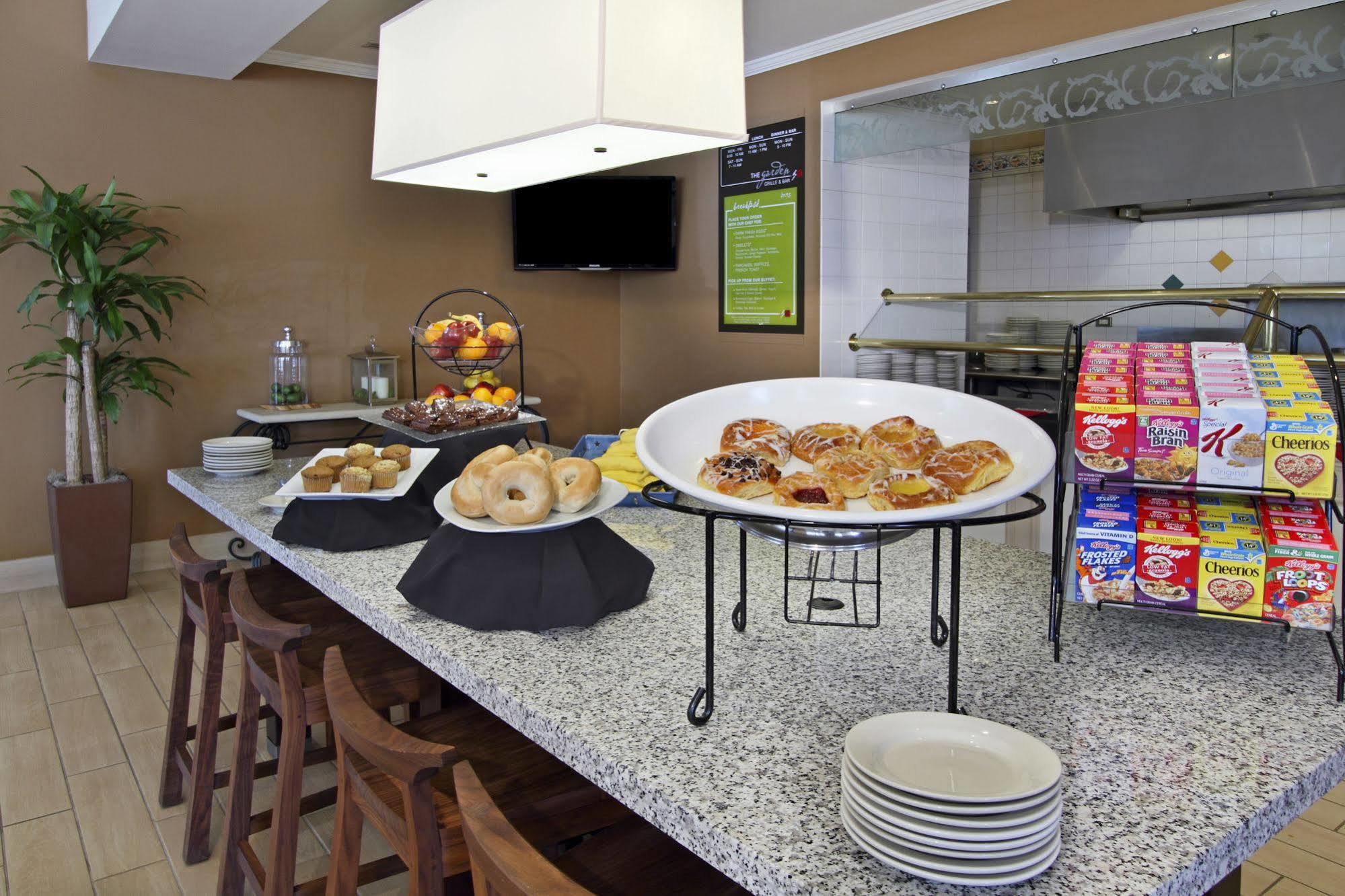 Hilton Garden Inn Saint Charles Luaran gambar